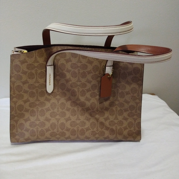 Sold**Charlie Carry All Signature "C" Tote Bag - Picture 4 of 16